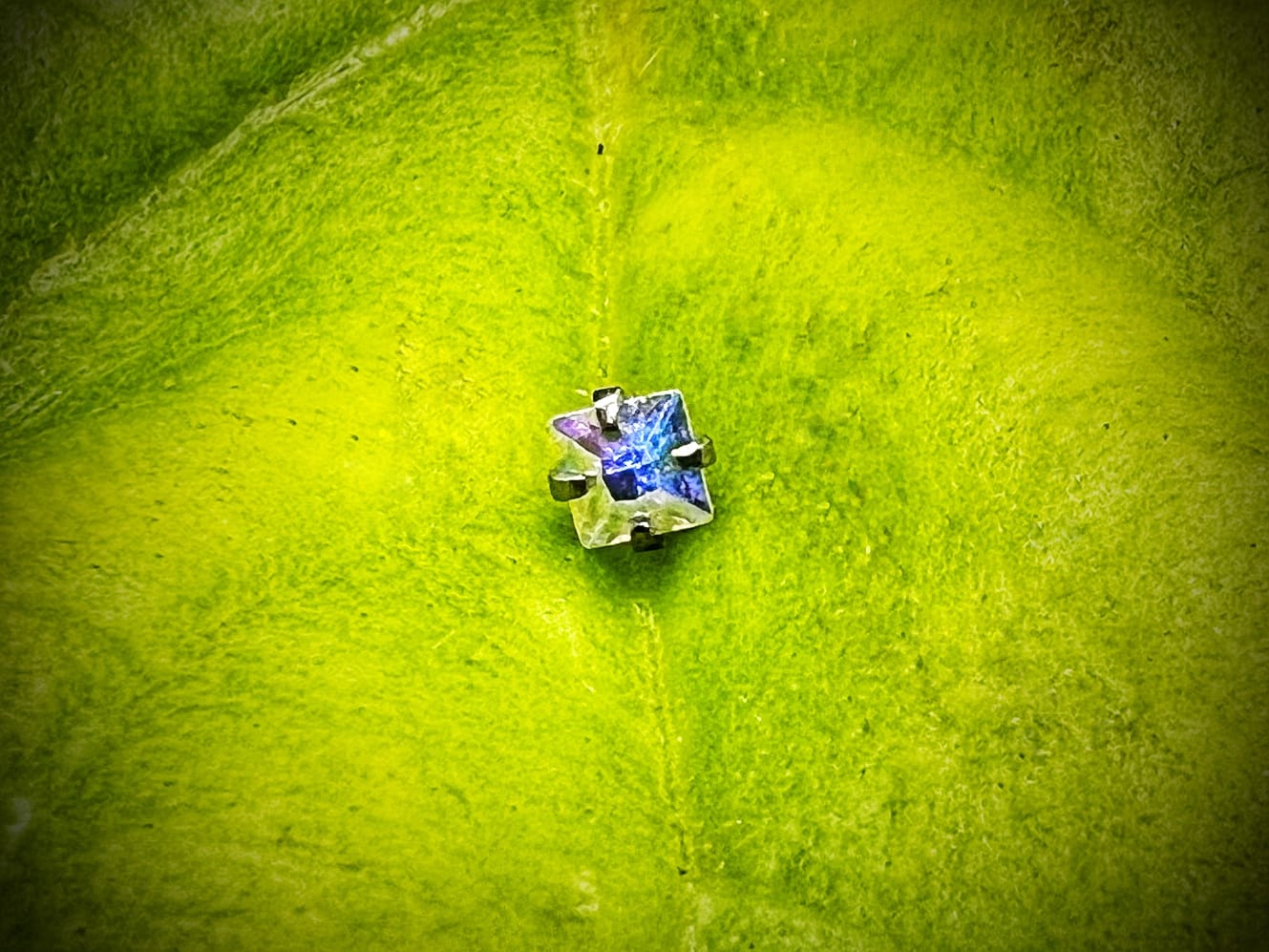 Top con circonita cuadrada multicolor de titanio grado implante 1,2mm