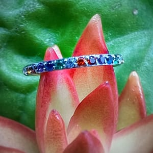 Aro de titanio grado implante con circonitas de colores con 1,2x8mm