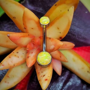 Piercing de ombligo de titanio grado implante con opalos amarillos de 1,6mm