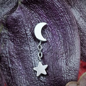 Top de titanio grado implante en forma de luna con colgante de estrella 1,2mm