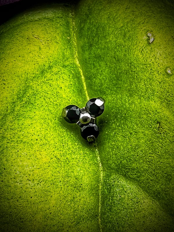 Top trio con circonitas negras de titanio grado implante 1,2mm