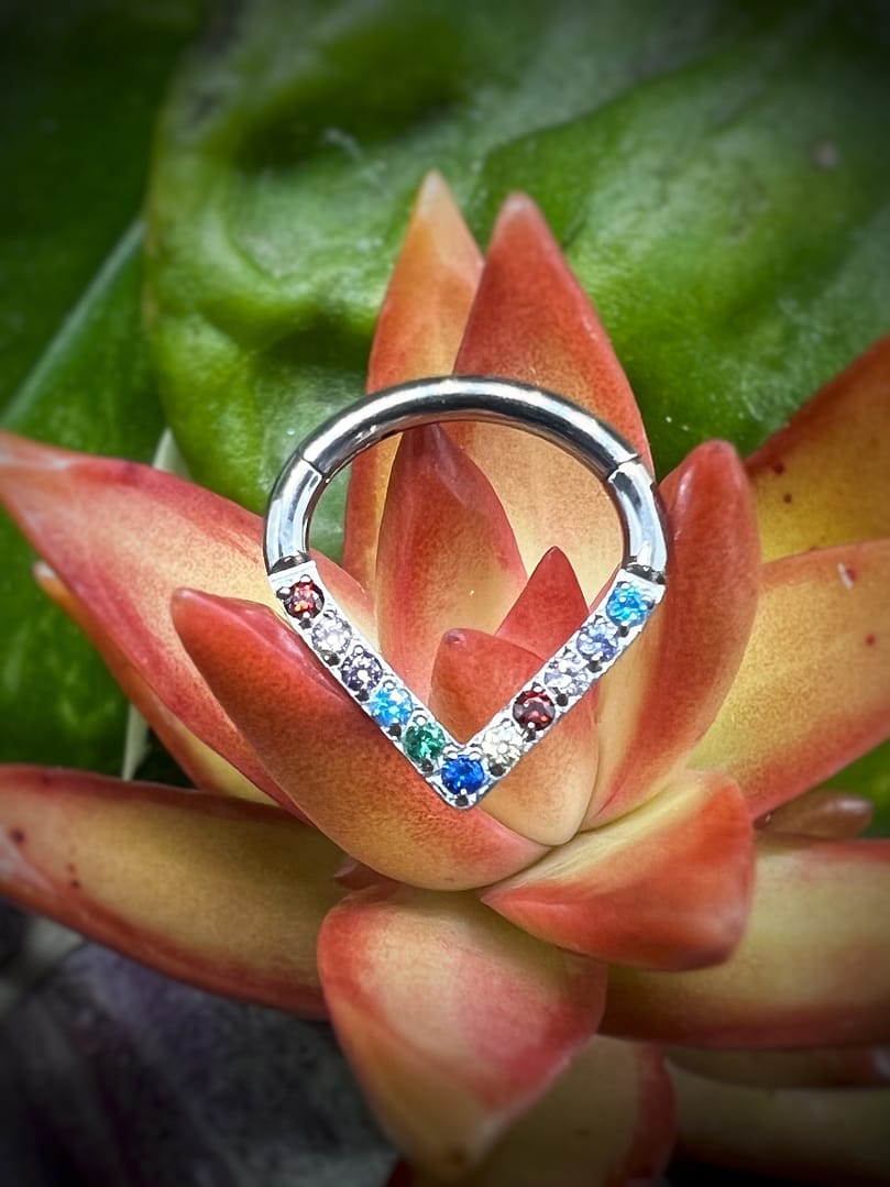 Aro de titanio grado implante en forma de gota con circonitas de colores frontales de 1,2x8mm