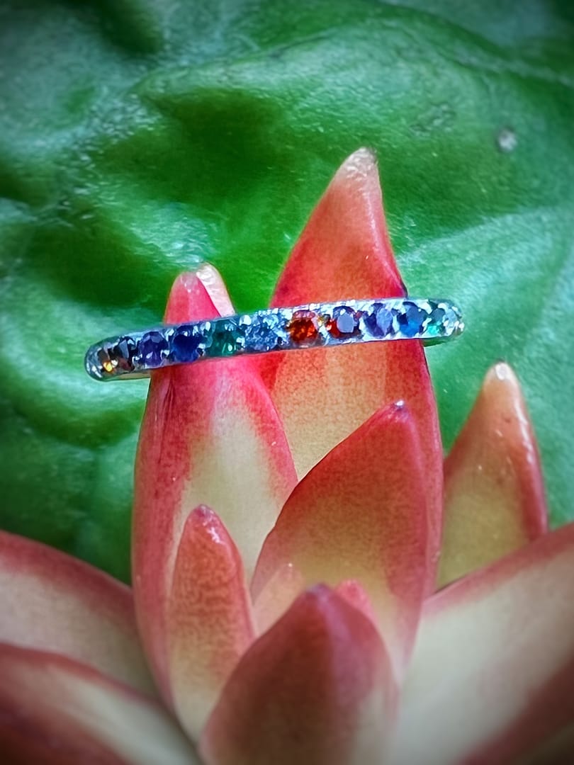 Aro de titanio grado implante con circonitas de colores con 1,2x8mm